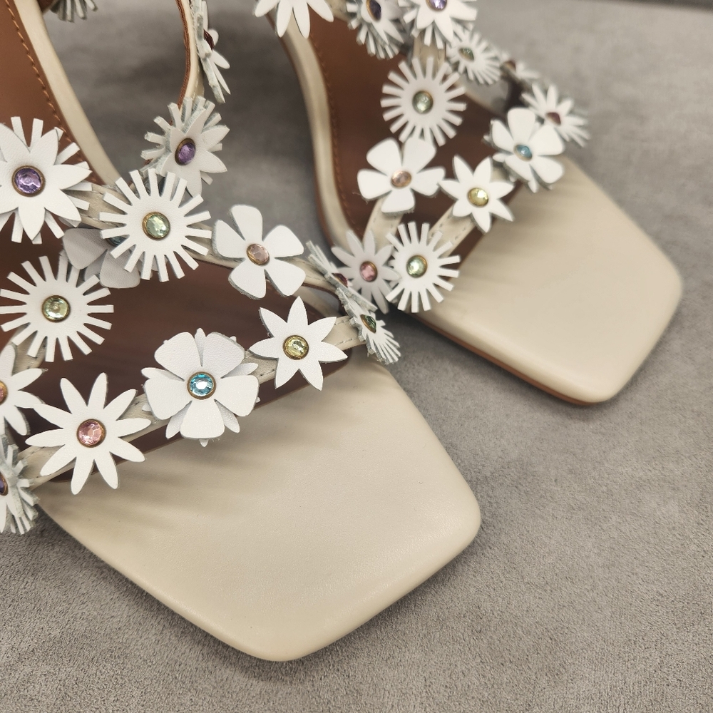 Kurt Geiger Heeled Sandals 9.5 White Leather Flower 3D Rhinestone Bridal New$240 - Picture 9 of 16